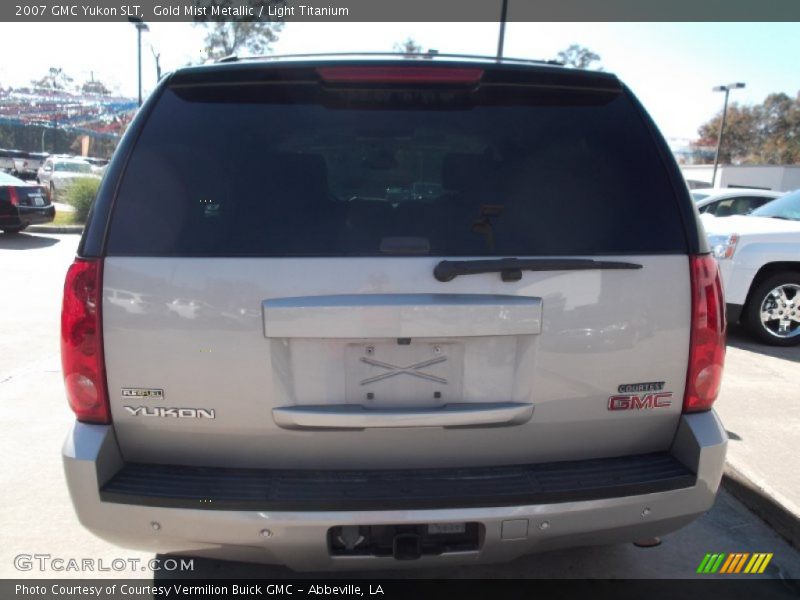 Gold Mist Metallic / Light Titanium 2007 GMC Yukon SLT