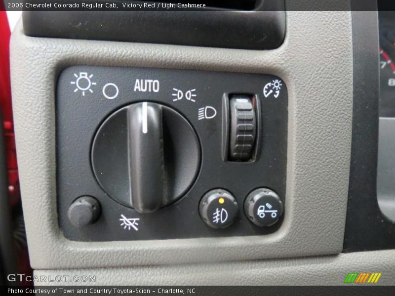 Victory Red / Light Cashmere 2006 Chevrolet Colorado Regular Cab