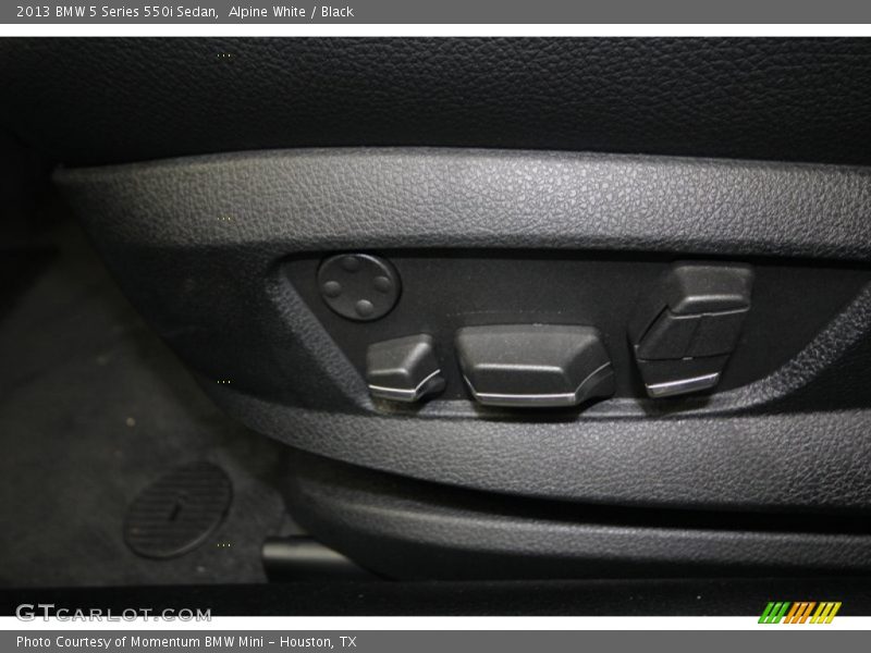 Alpine White / Black 2013 BMW 5 Series 550i Sedan