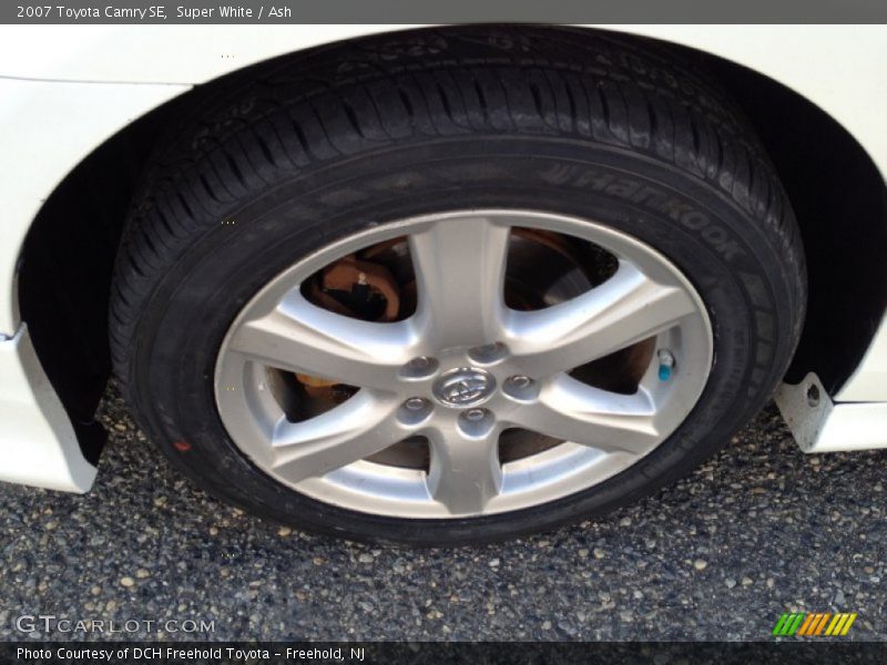 Super White / Ash 2007 Toyota Camry SE
