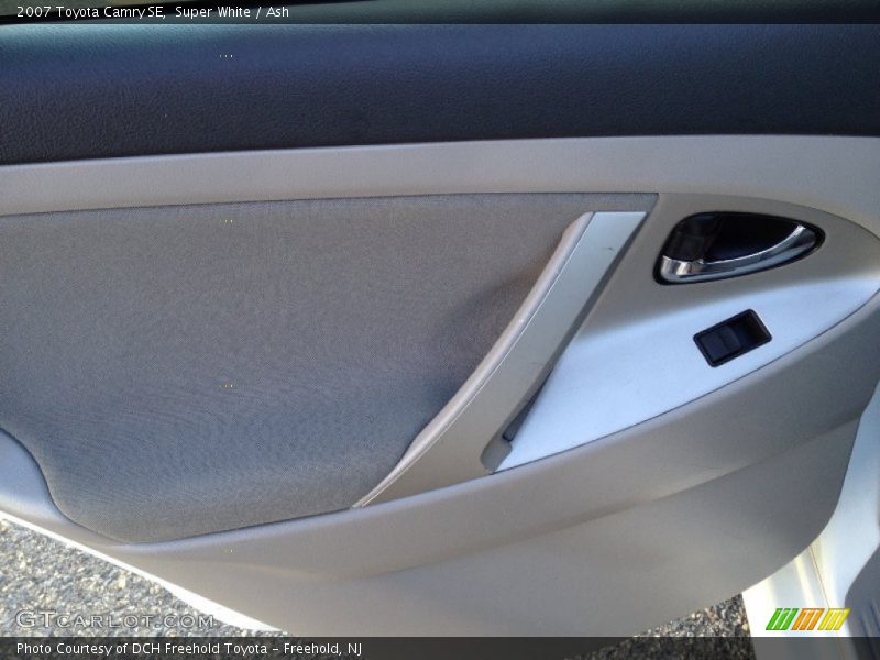 Super White / Ash 2007 Toyota Camry SE