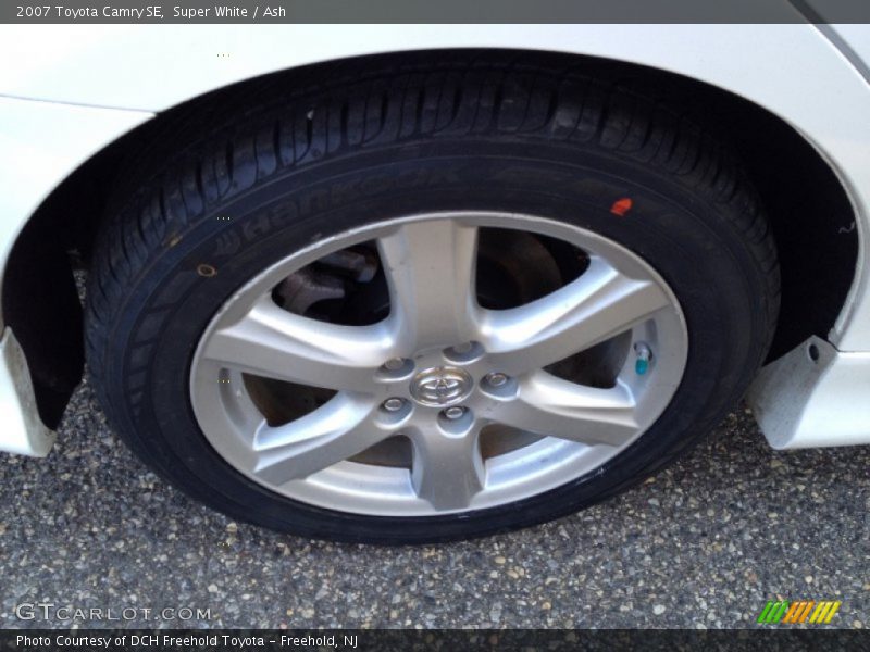Super White / Ash 2007 Toyota Camry SE