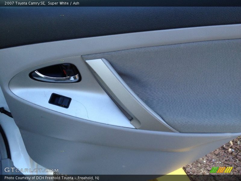 Super White / Ash 2007 Toyota Camry SE