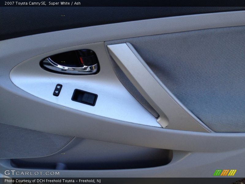 Super White / Ash 2007 Toyota Camry SE
