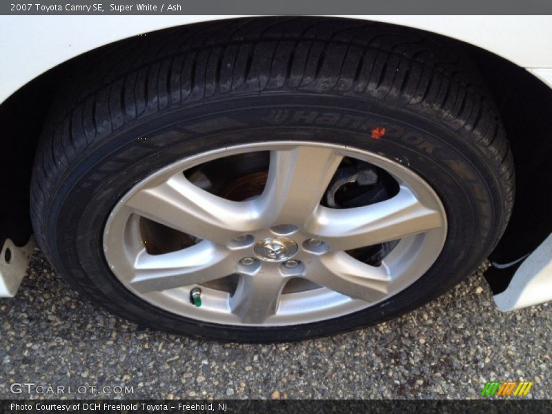 Super White / Ash 2007 Toyota Camry SE