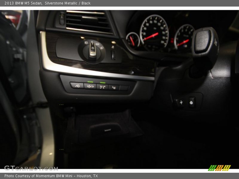 Silverstone Metallic / Black 2013 BMW M5 Sedan