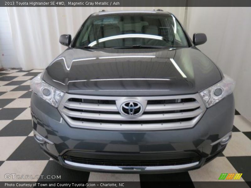 Magnetic Gray Metallic / Ash 2013 Toyota Highlander SE 4WD