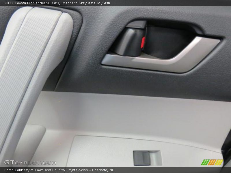 Magnetic Gray Metallic / Ash 2013 Toyota Highlander SE 4WD