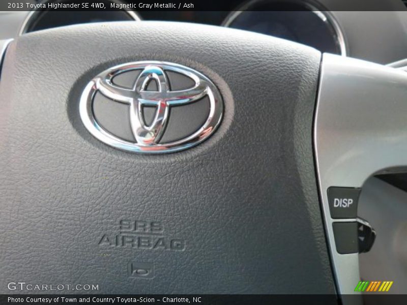 Magnetic Gray Metallic / Ash 2013 Toyota Highlander SE 4WD
