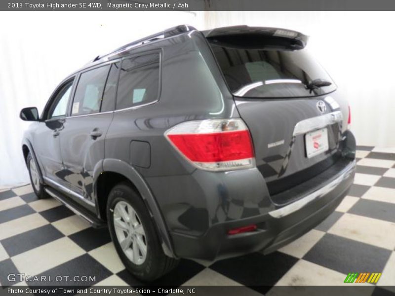 Magnetic Gray Metallic / Ash 2013 Toyota Highlander SE 4WD