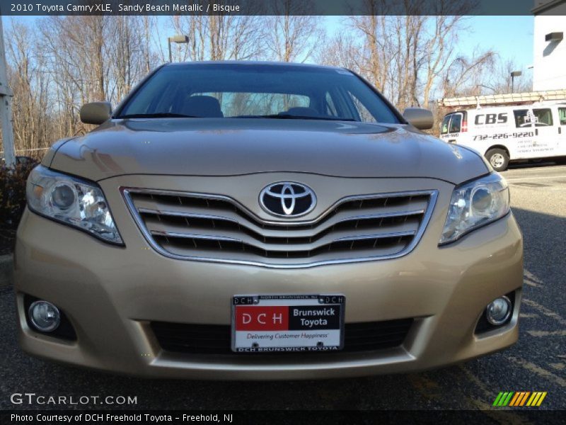 Sandy Beach Metallic / Bisque 2010 Toyota Camry XLE
