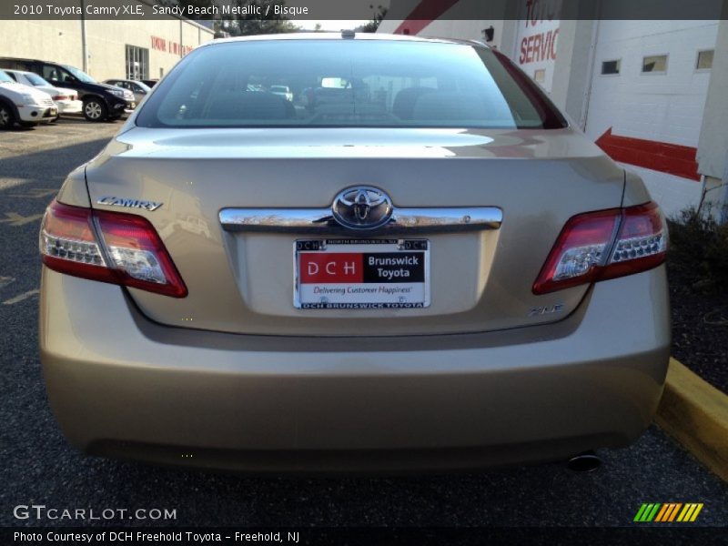 Sandy Beach Metallic / Bisque 2010 Toyota Camry XLE