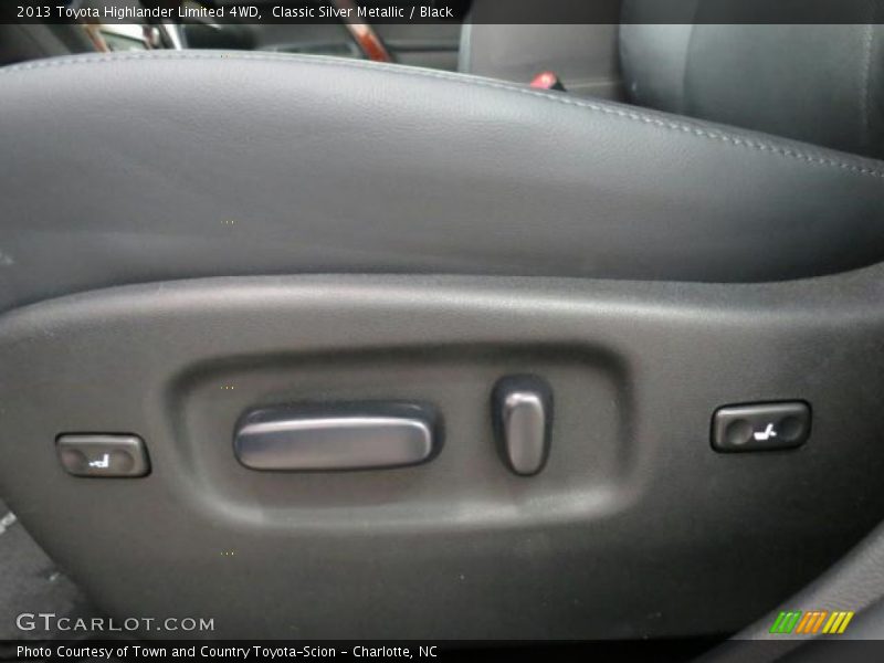 Classic Silver Metallic / Black 2013 Toyota Highlander Limited 4WD