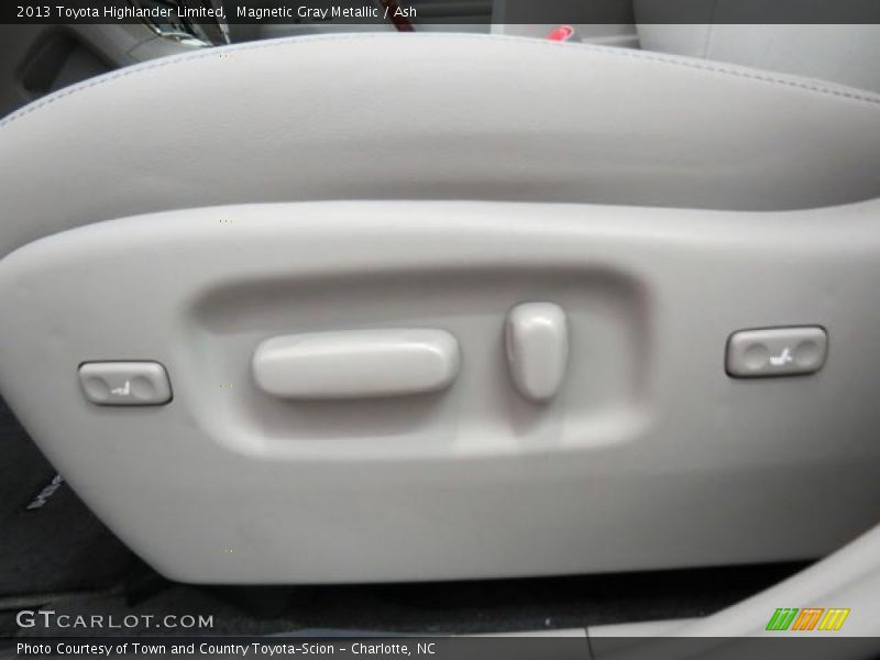 Magnetic Gray Metallic / Ash 2013 Toyota Highlander Limited