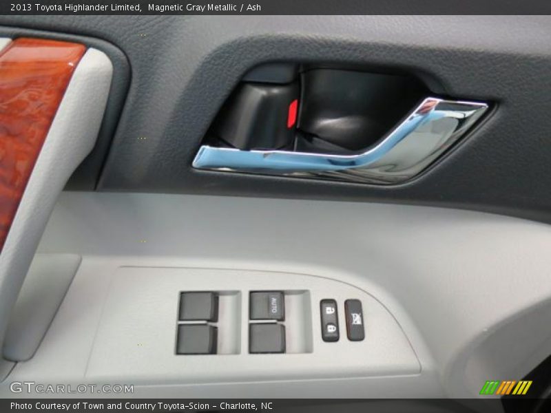 Magnetic Gray Metallic / Ash 2013 Toyota Highlander Limited