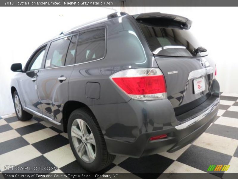 Magnetic Gray Metallic / Ash 2013 Toyota Highlander Limited
