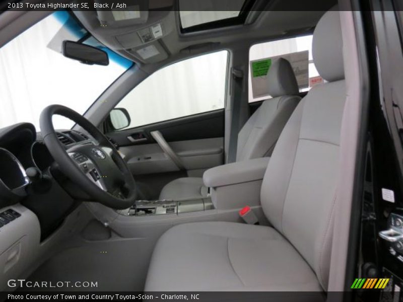 Black / Ash 2013 Toyota Highlander SE