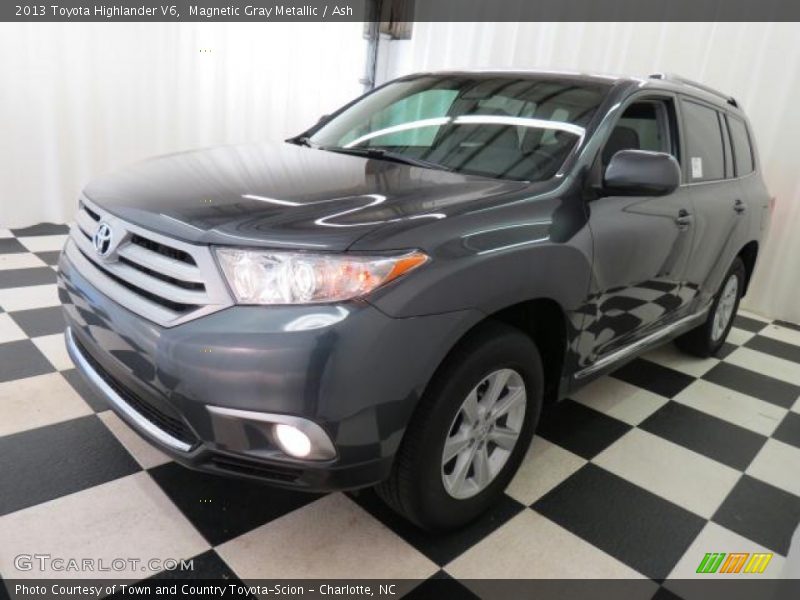 Magnetic Gray Metallic / Ash 2013 Toyota Highlander V6
