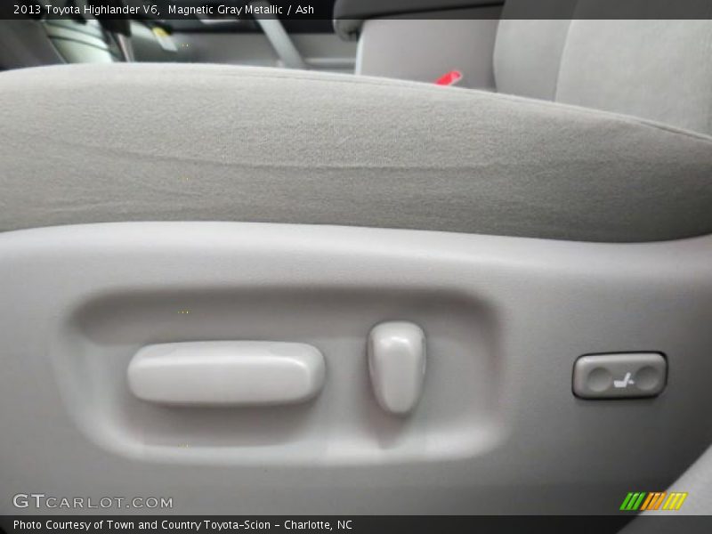 Magnetic Gray Metallic / Ash 2013 Toyota Highlander V6