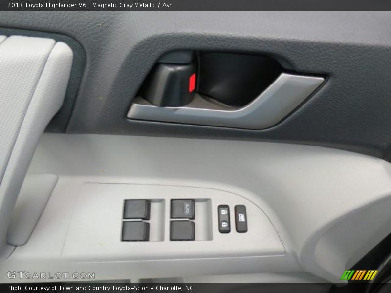 Magnetic Gray Metallic / Ash 2013 Toyota Highlander V6