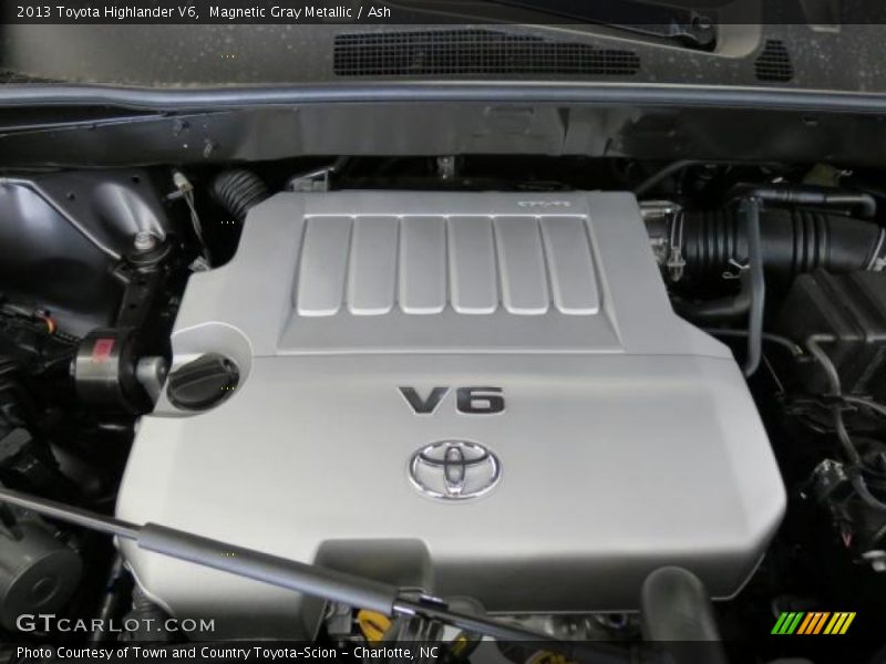 Magnetic Gray Metallic / Ash 2013 Toyota Highlander V6