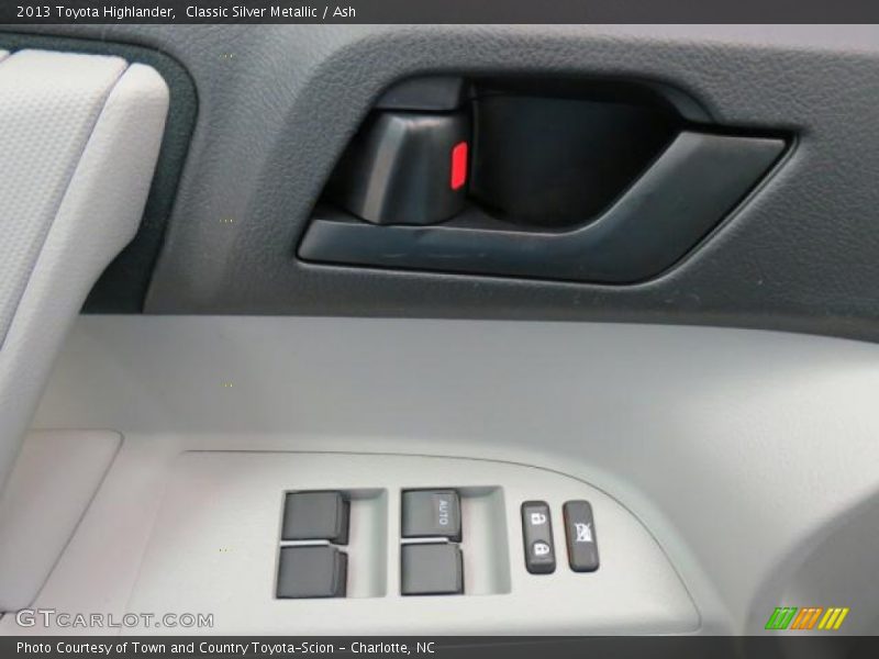 Classic Silver Metallic / Ash 2013 Toyota Highlander