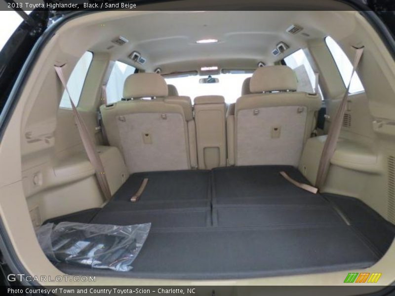 Black / Sand Beige 2013 Toyota Highlander