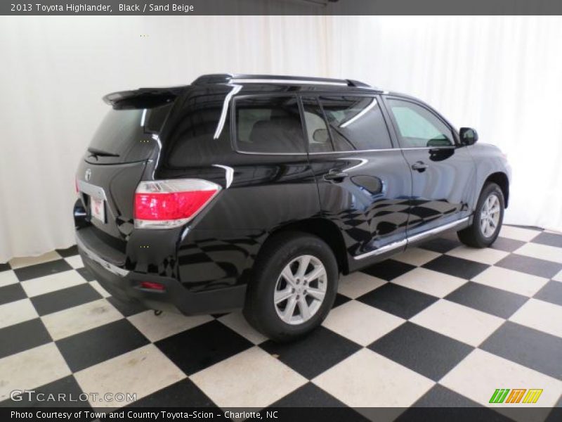 Black / Sand Beige 2013 Toyota Highlander