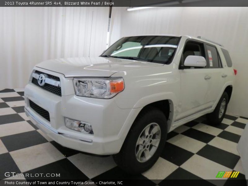 Blizzard White Pearl / Beige 2013 Toyota 4Runner SR5 4x4