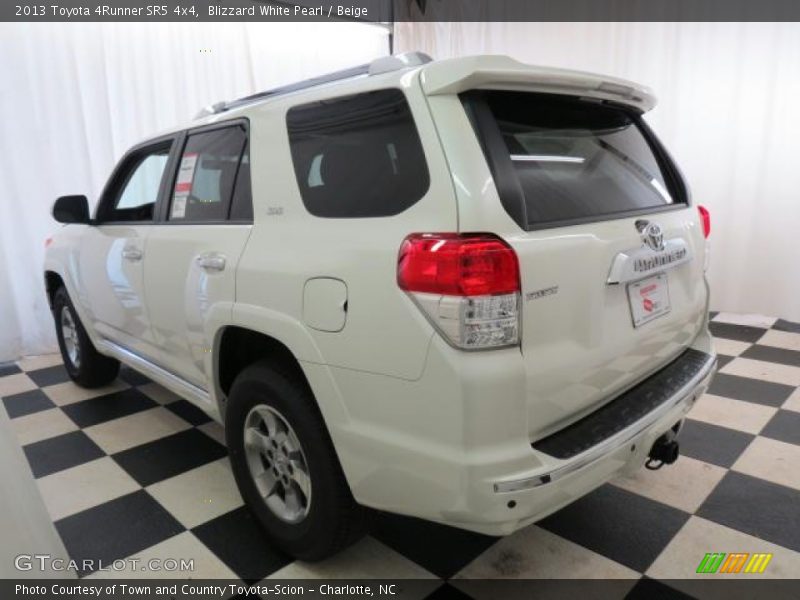 Blizzard White Pearl / Beige 2013 Toyota 4Runner SR5 4x4