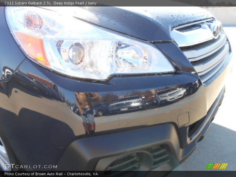 Deep Indigo Pearl / Ivory 2013 Subaru Outback 2.5i