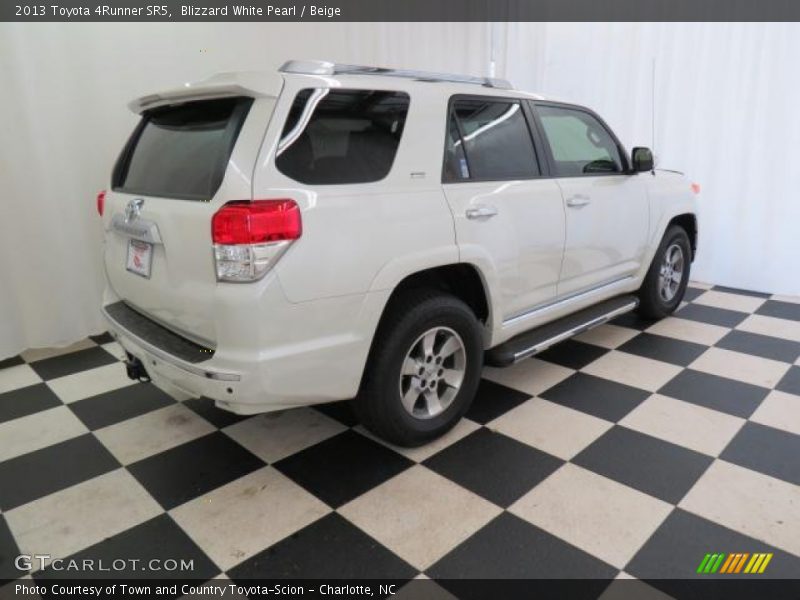 Blizzard White Pearl / Beige 2013 Toyota 4Runner SR5
