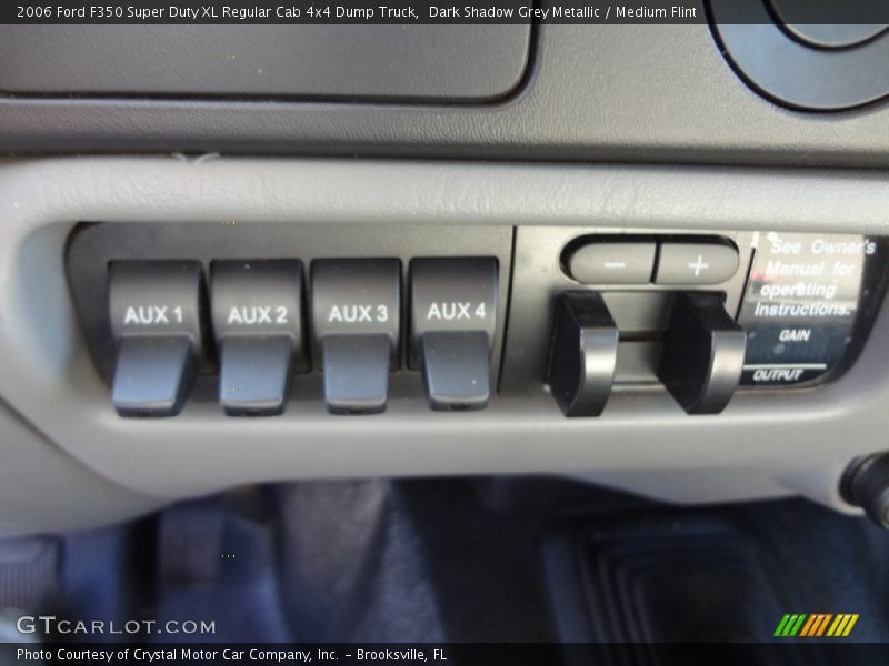 Controls of 2006 F350 Super Duty XL Regular Cab 4x4 Dump Truck