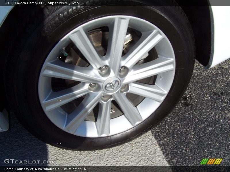 Super White / Ivory 2012 Toyota Camry XLE