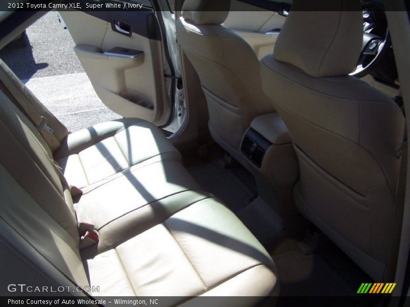 Super White / Ivory 2012 Toyota Camry XLE
