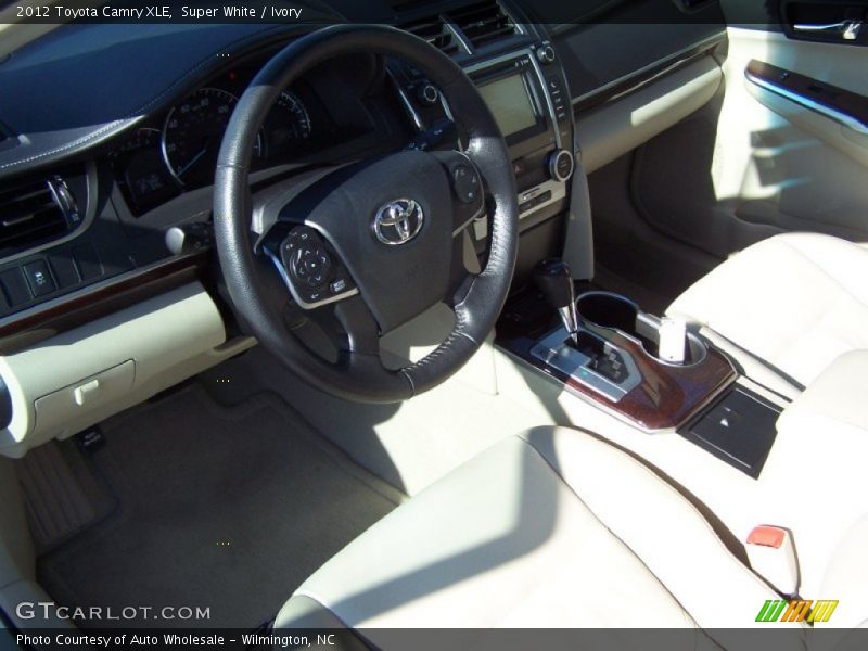 Super White / Ivory 2012 Toyota Camry XLE