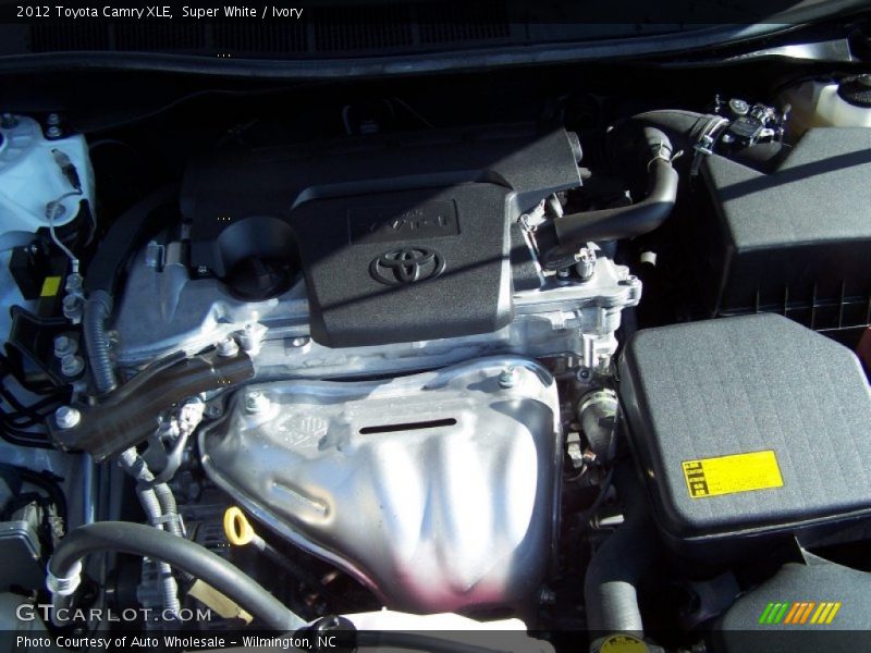 Super White / Ivory 2012 Toyota Camry XLE