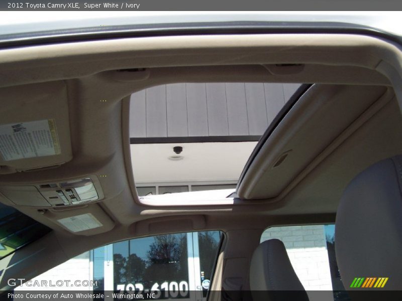 Super White / Ivory 2012 Toyota Camry XLE