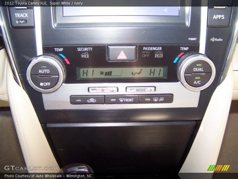 Super White / Ivory 2012 Toyota Camry XLE