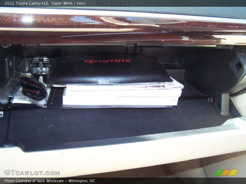 Super White / Ivory 2012 Toyota Camry XLE