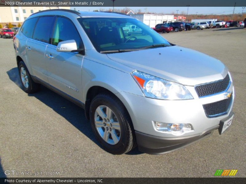 Silver Ice Metallic / Ebony 2009 Chevrolet Traverse LT