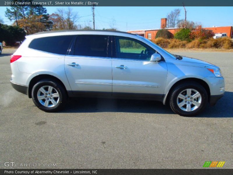 Silver Ice Metallic / Ebony 2009 Chevrolet Traverse LT