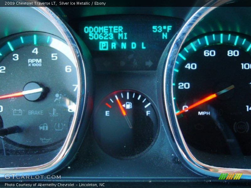 Silver Ice Metallic / Ebony 2009 Chevrolet Traverse LT