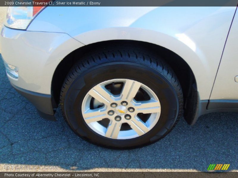 Silver Ice Metallic / Ebony 2009 Chevrolet Traverse LT