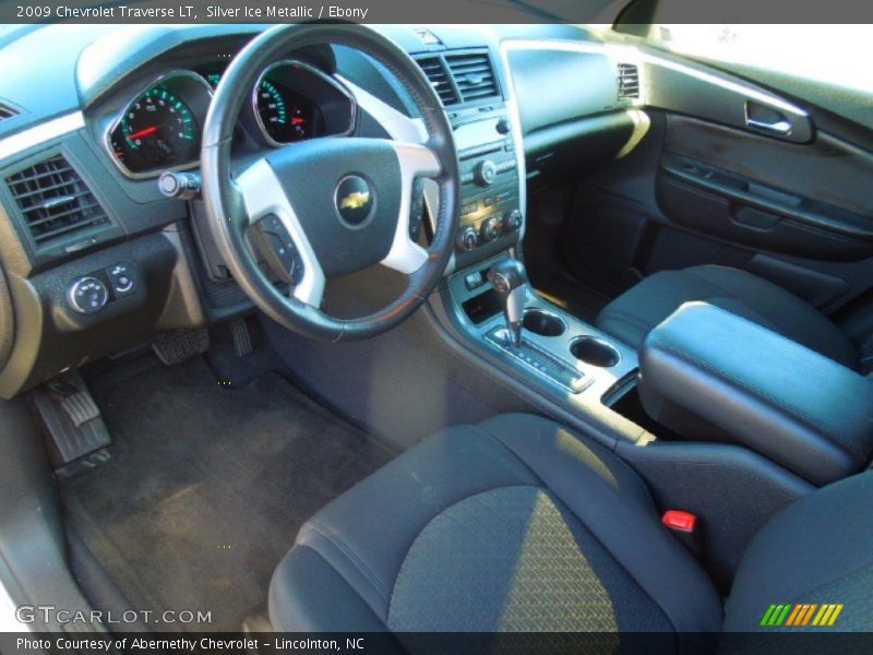 Silver Ice Metallic / Ebony 2009 Chevrolet Traverse LT