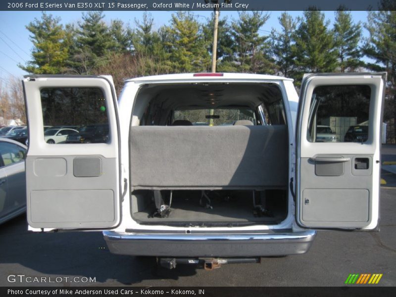 Oxford White / Medium Flint Grey 2006 Ford E Series Van E350 XLT 15 Passenger