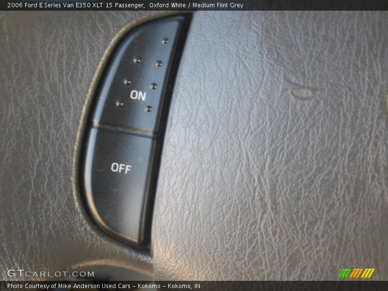 Oxford White / Medium Flint Grey 2006 Ford E Series Van E350 XLT 15 Passenger