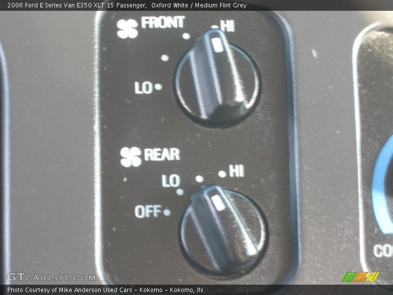 Oxford White / Medium Flint Grey 2006 Ford E Series Van E350 XLT 15 Passenger