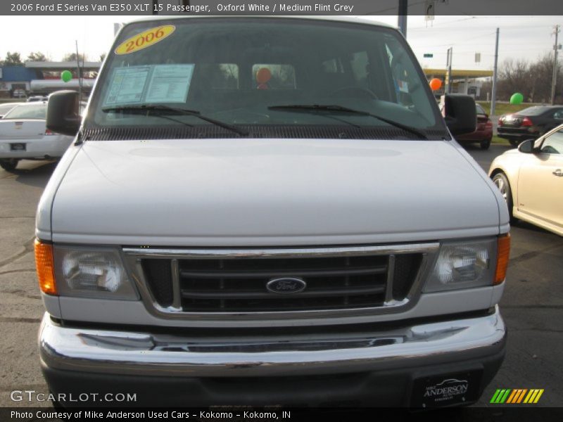 Oxford White / Medium Flint Grey 2006 Ford E Series Van E350 XLT 15 Passenger
