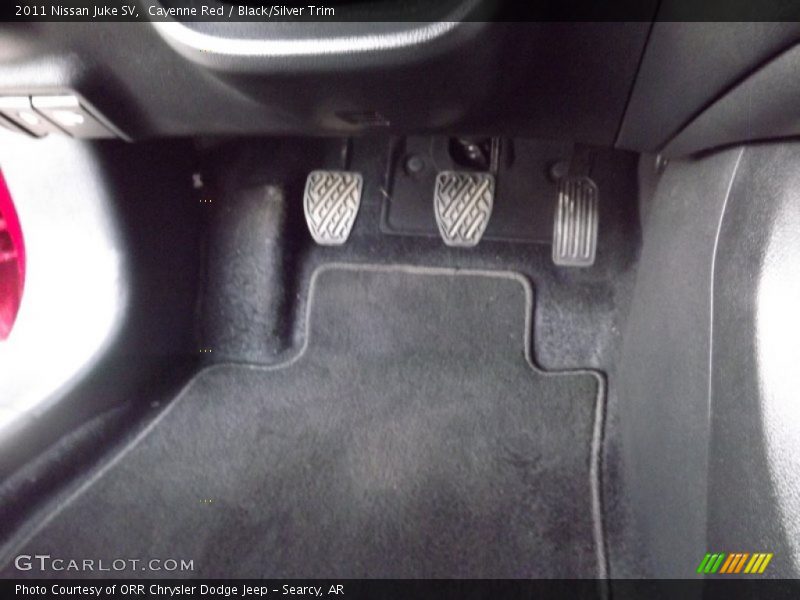 Cayenne Red / Black/Silver Trim 2011 Nissan Juke SV